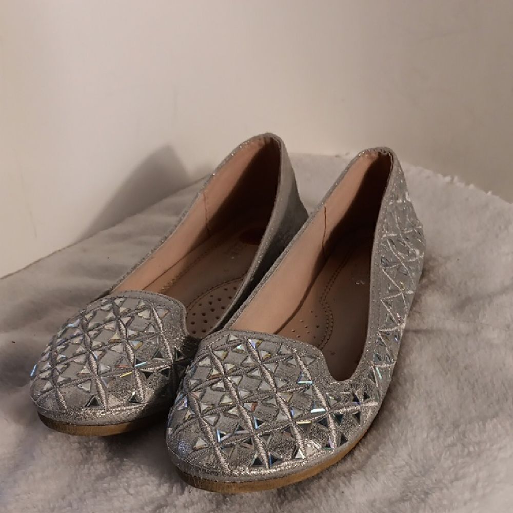 Link Comfort Silver Embellished Women's Flats